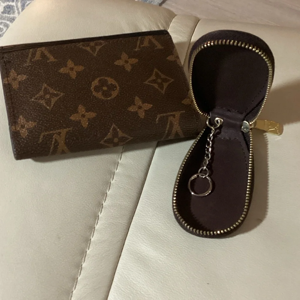 Brown and Black Wallet and Keychain Set - Picture 3 of 5